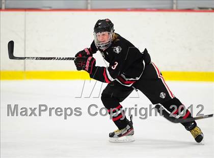 Thumbnail 3 in New Canaan vs. Darien (FCIAC Tier 1 Semifinal) photogallery.