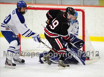 Thumbnail 1 in New Canaan vs. Darien (FCIAC Tier 1 Semifinal) photogallery.