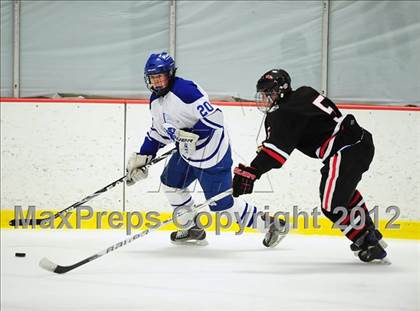 Thumbnail 2 in New Canaan vs. Darien (FCIAC Tier 1 Semifinal) photogallery.