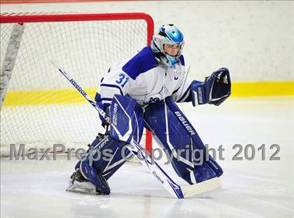 Thumbnail 3 in New Canaan vs. Darien (FCIAC Tier 1 Semifinal) photogallery.