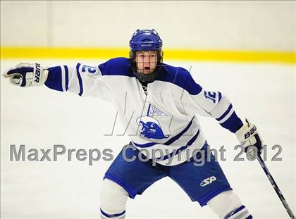 Thumbnail 3 in New Canaan vs. Darien (FCIAC Tier 1 Semifinal) photogallery.