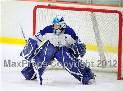 Thumbnail 2 in New Canaan vs. Darien (FCIAC Tier 1 Semifinal) photogallery.