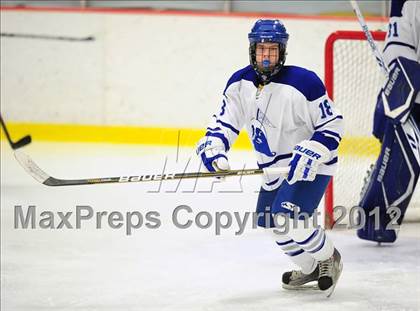 Thumbnail 2 in New Canaan vs. Darien (FCIAC Tier 1 Semifinal) photogallery.