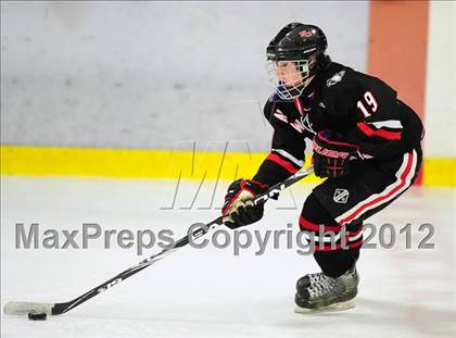 Thumbnail 3 in New Canaan vs. Darien (FCIAC Tier 1 Semifinal) photogallery.