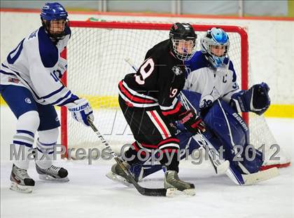 Thumbnail 3 in New Canaan vs. Darien (FCIAC Tier 1 Semifinal) photogallery.