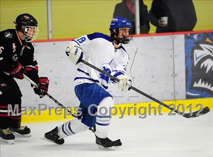 Thumbnail 3 in New Canaan vs. Darien (FCIAC Tier 1 Semifinal) photogallery.