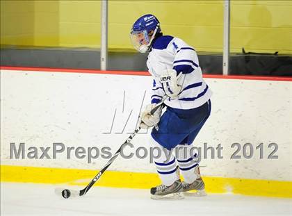 Thumbnail 2 in New Canaan vs. Darien (FCIAC Tier 1 Semifinal) photogallery.