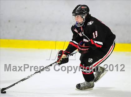 Thumbnail 1 in New Canaan vs. Darien (FCIAC Tier 1 Semifinal) photogallery.