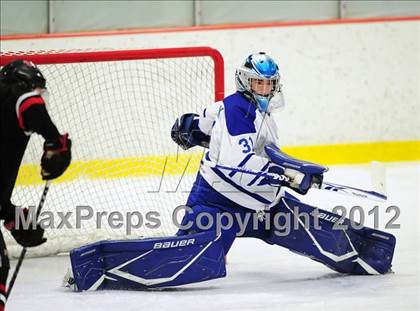 Thumbnail 1 in New Canaan vs. Darien (FCIAC Tier 1 Semifinal) photogallery.
