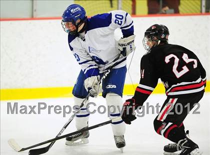 Thumbnail 3 in New Canaan vs. Darien (FCIAC Tier 1 Semifinal) photogallery.