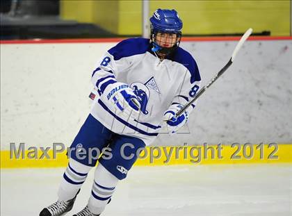 Thumbnail 3 in New Canaan vs. Darien (FCIAC Tier 1 Semifinal) photogallery.