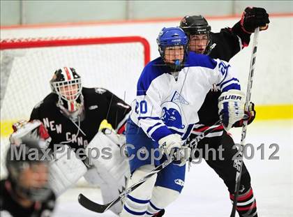 Thumbnail 2 in New Canaan vs. Darien (FCIAC Tier 1 Semifinal) photogallery.