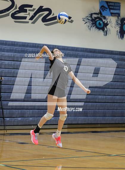 Thumbnail 3 in Madison vs Eagle (IHSAA 5A  Final Match 1) photogallery.