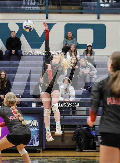 Thumbnail 2 in Madison vs Eagle (IHSAA 5A  Final Match 1) photogallery.