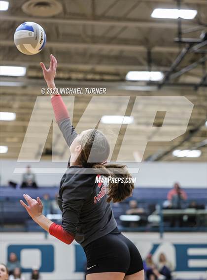 Thumbnail 3 in Madison vs Eagle (IHSAA 5A  Final Match 1) photogallery.