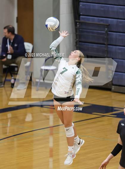 Thumbnail 1 in Madison vs Eagle (IHSAA 5A  Final Match 1) photogallery.