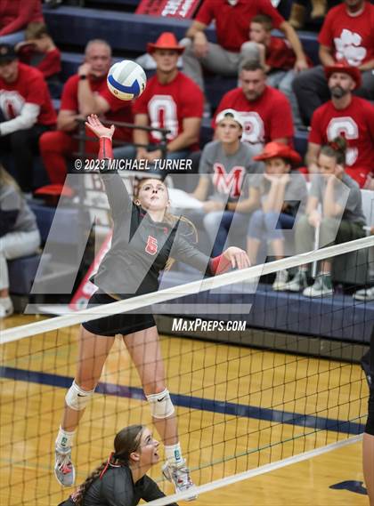 Thumbnail 1 in Madison vs Eagle (IHSAA 5A  Final Match 1) photogallery.