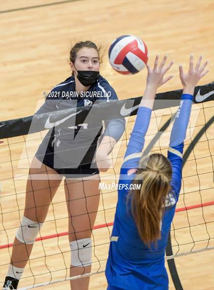 Thumbnail 3 in Poly Prep Country Day vs. Santa Margarita (Nike Tournament of Champions) photogallery.