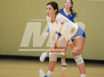 Thumbnail 2 in Poly Prep Country Day vs. Santa Margarita (Nike Tournament of Champions) photogallery.