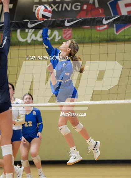 Thumbnail 2 in Poly Prep Country Day vs. Santa Margarita (Nike Tournament of Champions) photogallery.