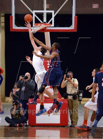 Thumbnail 3 in Findlay Prep vs. Bishop Gorman (Findlay Big City Showcase) photogallery.