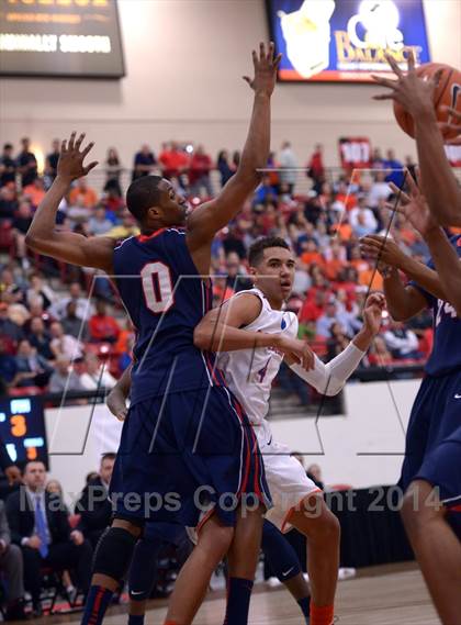 Thumbnail 1 in Findlay Prep vs. Bishop Gorman (Findlay Big City Showcase) photogallery.