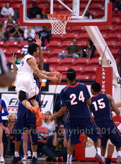 Thumbnail 1 in Findlay Prep vs. Bishop Gorman (Findlay Big City Showcase) photogallery.