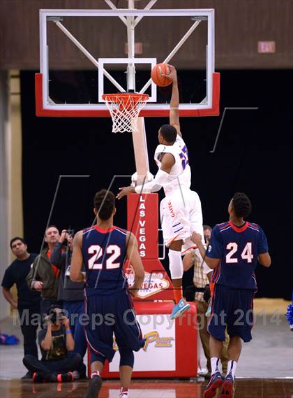 Thumbnail 3 in Findlay Prep vs. Bishop Gorman (Findlay Big City Showcase) photogallery.