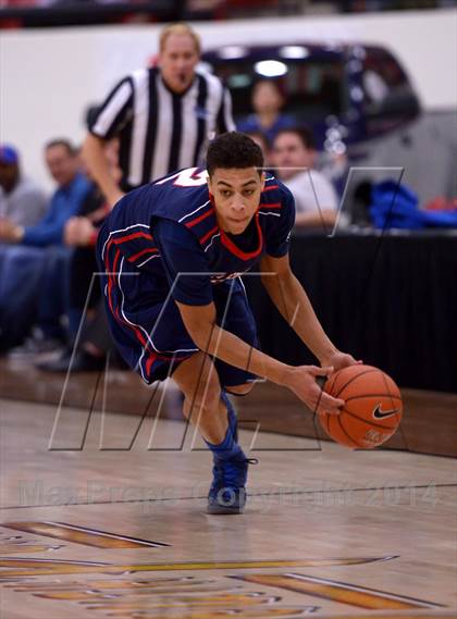 Thumbnail 1 in Findlay Prep vs. Bishop Gorman (Findlay Big City Showcase) photogallery.