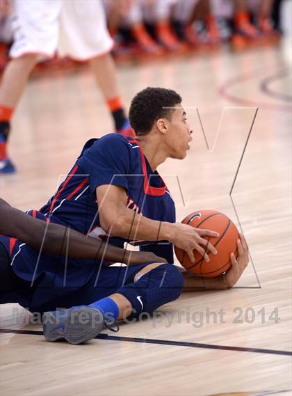 Thumbnail 2 in Findlay Prep vs. Bishop Gorman (Findlay Big City Showcase) photogallery.