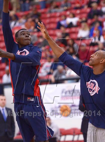 Thumbnail 2 in Findlay Prep vs. Bishop Gorman (Findlay Big City Showcase) photogallery.