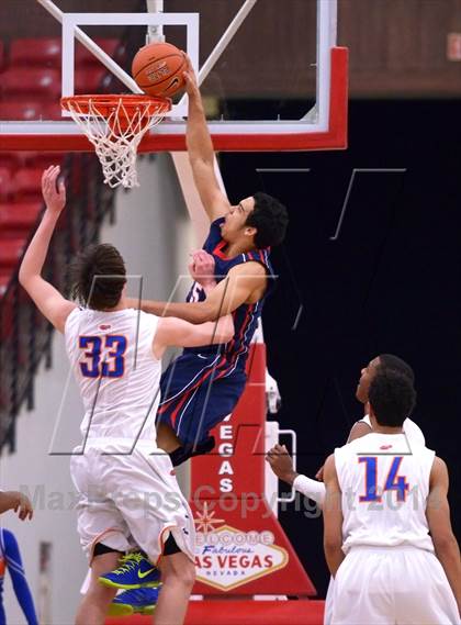 Thumbnail 2 in Findlay Prep vs. Bishop Gorman (Findlay Big City Showcase) photogallery.