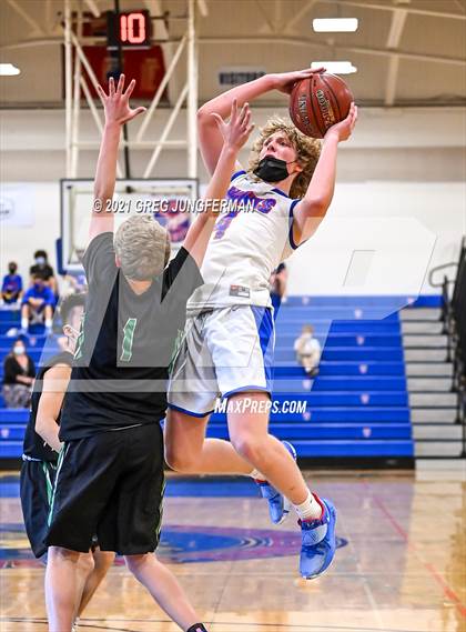 Thumbnail 1 in Miramonte @ Tamalpais photogallery.
