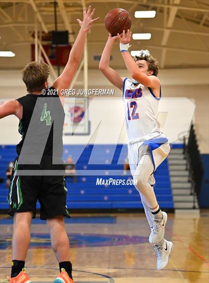 Thumbnail 3 in Miramonte @ Tamalpais photogallery.