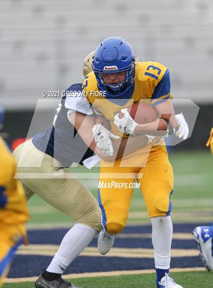 Thumbnail 2 in FR: Bishop Amat @ Notre Dame (SO) photogallery.
