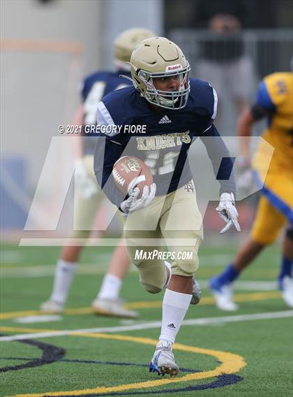 Thumbnail 2 in FR: Bishop Amat @ Notre Dame (SO) photogallery.