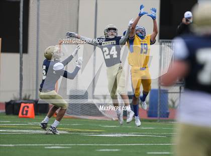 Thumbnail 2 in FR: Bishop Amat @ Notre Dame (SO) photogallery.