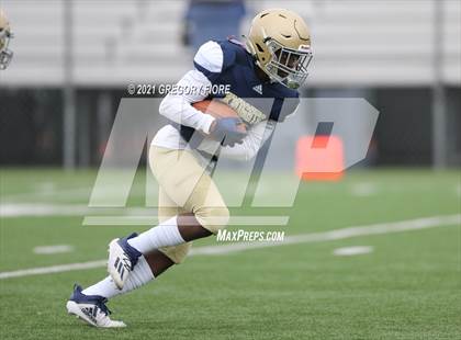 Thumbnail 3 in FR: Bishop Amat @ Notre Dame (SO) photogallery.