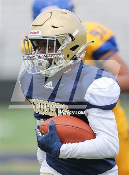 Thumbnail 2 in FR: Bishop Amat @ Notre Dame (SO) photogallery.