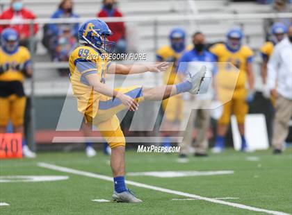 Thumbnail 2 in FR: Bishop Amat @ Notre Dame (SO) photogallery.