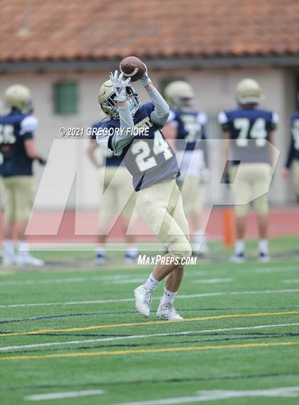 Thumbnail 2 in FR: Bishop Amat @ Notre Dame (SO) photogallery.