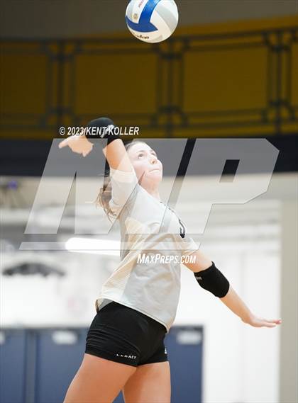 Thumbnail 1 in Clarkston vs. L'Anse Creuse North (MHSAA D1 Quarterfinal) photogallery.