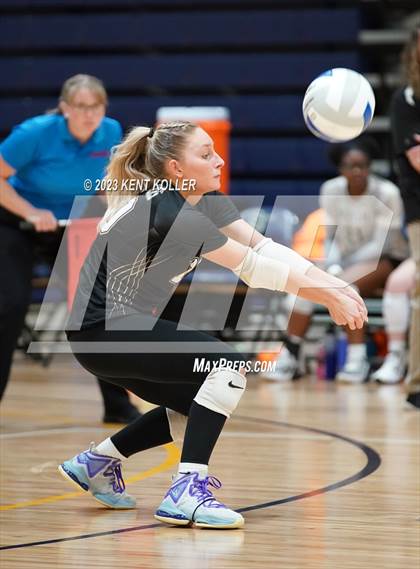 Thumbnail 3 in Clarkston vs. L'Anse Creuse North (MHSAA D1 Quarterfinal) photogallery.