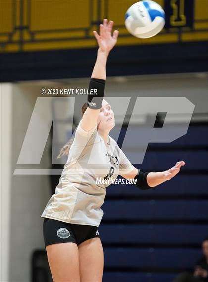 Thumbnail 2 in Clarkston vs. L'Anse Creuse North (MHSAA D1 Quarterfinal) photogallery.