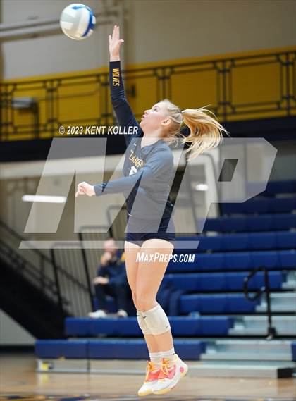 Thumbnail 2 in Clarkston vs. L'Anse Creuse North (MHSAA D1 Quarterfinal) photogallery.