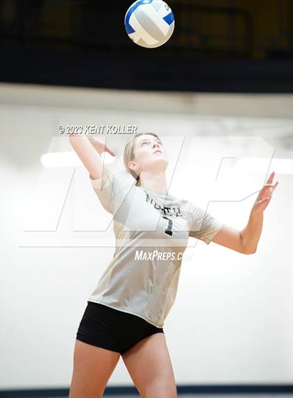Thumbnail 3 in Clarkston vs. L'Anse Creuse North (MHSAA D1 Quarterfinal) photogallery.