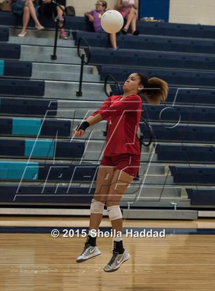 Thumbnail 3 in Cardinal Gibbons @ Berkeley Prep (FHSAA 4A Semifinal Playoff) photogallery.