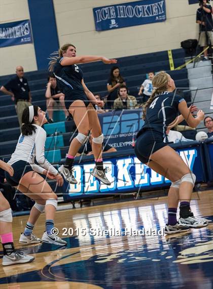 Thumbnail 2 in Cardinal Gibbons @ Berkeley Prep (FHSAA 4A Semifinal Playoff) photogallery.