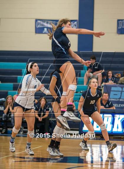 Thumbnail 2 in Cardinal Gibbons @ Berkeley Prep (FHSAA 4A Semifinal Playoff) photogallery.