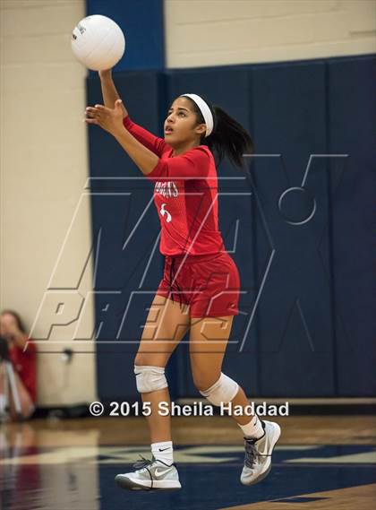 Thumbnail 2 in Cardinal Gibbons @ Berkeley Prep (FHSAA 4A Semifinal Playoff) photogallery.